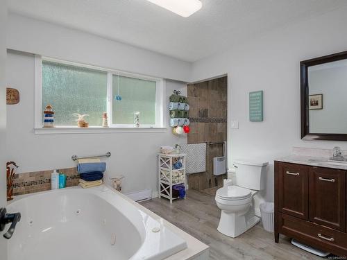 100 Dyer Dr, Sayward, BC - Indoor Photo Showing Bathroom