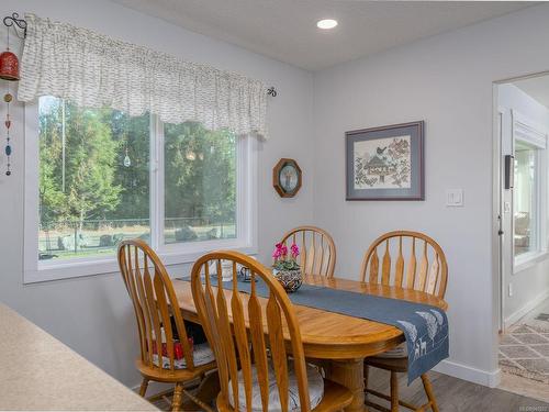 100 Dyer Dr, Sayward, BC - Indoor Photo Showing Dining Room
