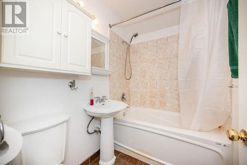 58 Glendale Avenue, Deep River, ON - Indoor Photo Showing Bathroom