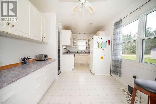 58 Glendale Avenue, Deep River, ON - Indoor Photo Showing Kitchen