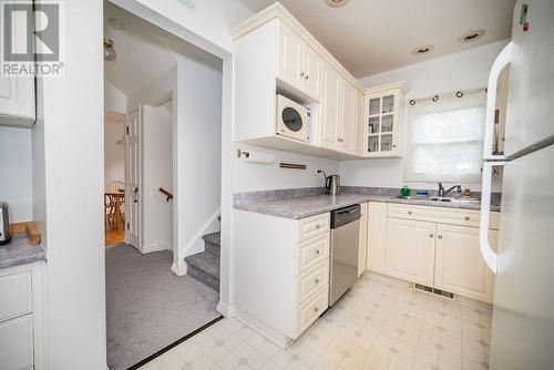 58 Glendale Avenue, Deep River, ON - Indoor Photo Showing Kitchen With Double Sink