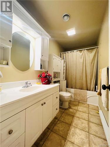 1130 Rockland Drive, Bathurst, NB - Indoor Photo Showing Bathroom