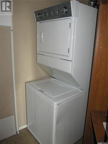 106 2322 Killdeer Drive, North Battleford, SK - Indoor Photo Showing Laundry Room