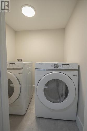 733 Anise Lane, Sarnia, ON - Indoor Photo Showing Laundry Room
