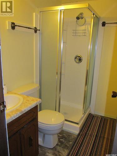 210 Maple Road E, Nipawin, SK - Indoor Photo Showing Bathroom
