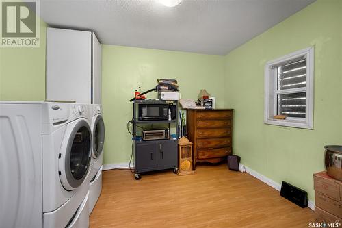 2 29Th Street E, Prince Albert, SK - Indoor Photo Showing Laundry Room