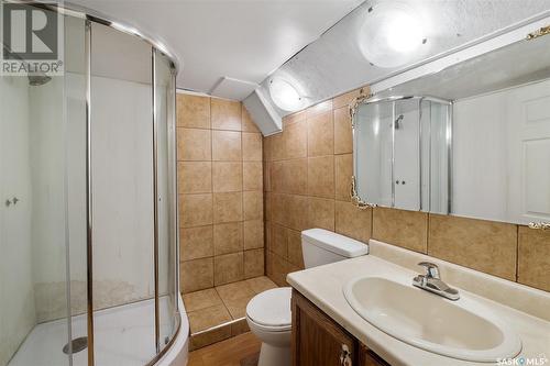 2 29Th Street E, Prince Albert, SK - Indoor Photo Showing Bathroom