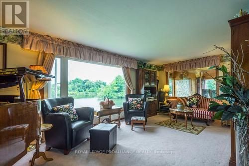 2224 County Road 17, Prince Edward County (South Marysburgh), ON - Indoor Photo Showing Living Room