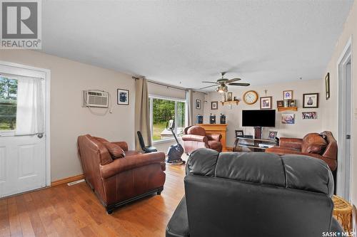 402 Aspen Place, Paddockwood Rm No. 520, SK - Indoor Photo Showing Living Room