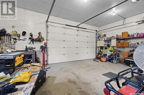 402 Aspen Place, Paddockwood Rm No. 520, SK - Indoor Photo Showing Garage