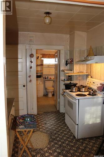403 Main Street, Climax, SK - Indoor Photo Showing Kitchen