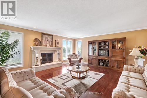 2559 6Th Line, Bradford West Gwillimbury, ON - Indoor Photo Showing Living Room With Fireplace