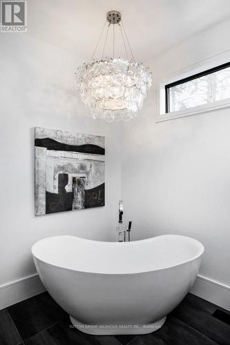 9 Gallagher Crescent, Springwater, ON - Indoor Photo Showing Bathroom