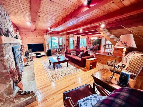 Living room - 131 Ch. Au Pied-De-La-Pente-Douce, Mont-Tremblant, QC - Indoor Photo Showing Other Room