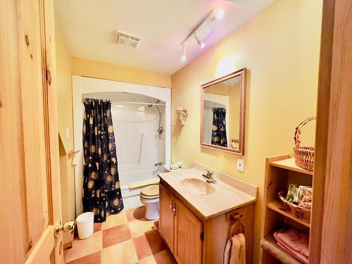 Dwelling - 131 Ch. Au Pied-De-La-Pente-Douce, Mont-Tremblant, QC - Indoor Photo Showing Bathroom