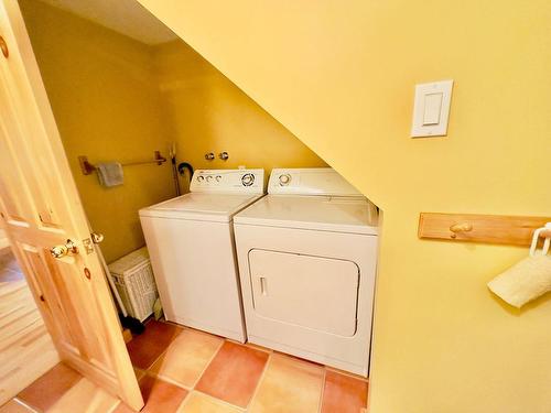 Dwelling - 131 Ch. Au Pied-De-La-Pente-Douce, Mont-Tremblant, QC - Indoor Photo Showing Laundry Room