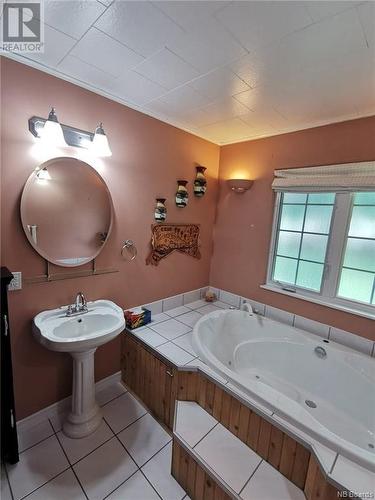 36 Cote Bleu, Bathurst, NB - Indoor Photo Showing Bathroom