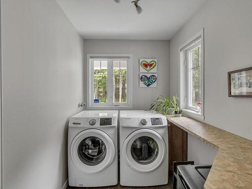 Salle de lavage - 9 Ch. Des Lacs, Lac-Beauport, QC - Indoor Photo Showing Laundry Room