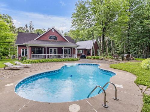 Piscine - 9 Ch. Des Lacs, Lac-Beauport, QC - Outdoor With In Ground Pool With Deck Patio Veranda