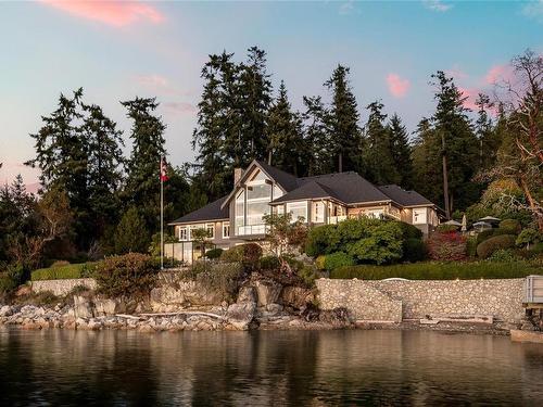 8338 West Saanich Rd, Central Saanich, BC - Outdoor With Body Of Water