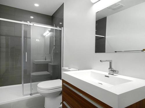 Salle de bains - 503-1155 Rue De La Montagne, Montréal (Ville-Marie), QC - Indoor Photo Showing Bathroom