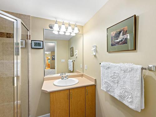 109-1280 Alpine Rd, Courtenay, BC - Indoor Photo Showing Bathroom