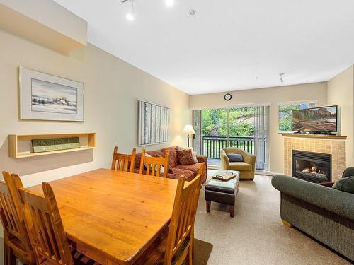 109-1280 Alpine Rd, Courtenay, BC - Indoor With Fireplace