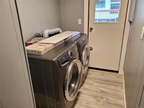 507 Conuma Dr, Gold River, BC - Indoor Photo Showing Laundry Room