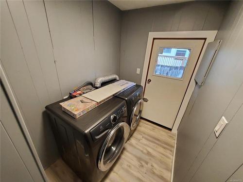 507 Conuma Dr, Gold River, BC - Indoor Photo Showing Laundry Room