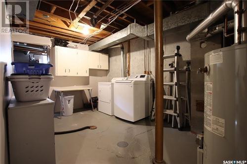 75 Davidson Crescent, Saskatoon, SK - Indoor Photo Showing Laundry Room