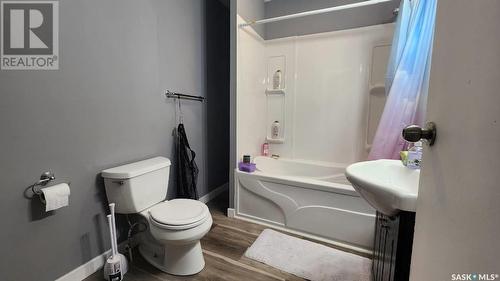 1232 106Th Street, North Battleford, SK - Indoor Photo Showing Bathroom