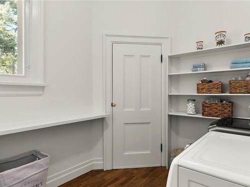 305 Denison Rd, Oak Bay, BC - Indoor Photo Showing Laundry Room