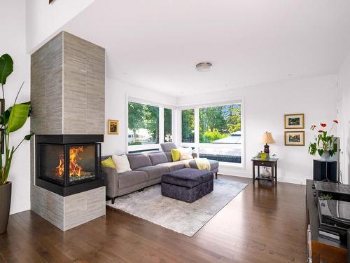 Salon - 636 Rue Des Myosotis, Laval (Sainte-Dorothée), QC - Indoor Photo Showing Living Room With Fireplace