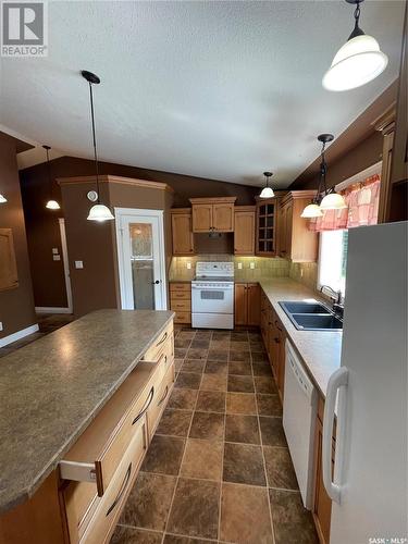 River Front Erwood, Hudson Bay Rm No. 394, SK - Indoor Photo Showing Kitchen With Double Sink