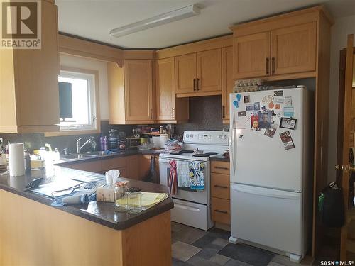 909 Assiniboia Avenue, Stoughton, SK - Indoor Photo Showing Kitchen