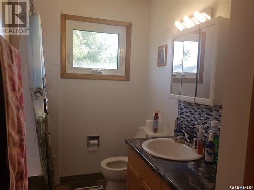 909 Assiniboia Avenue, Stoughton, SK - Indoor Photo Showing Bathroom