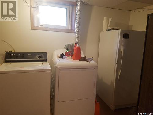 909 Assiniboia Avenue, Stoughton, SK - Indoor Photo Showing Laundry Room
