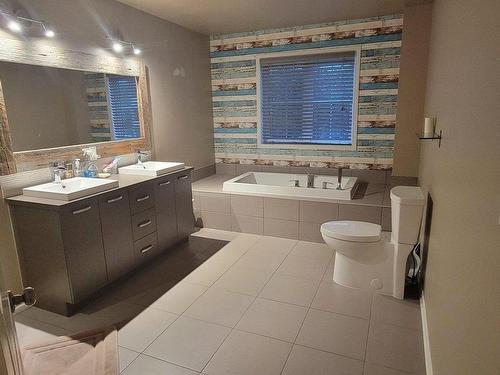 Salle de bains - 57 Rue Léon-Giroux, Coteau-Du-Lac, QC - Indoor Photo Showing Bathroom