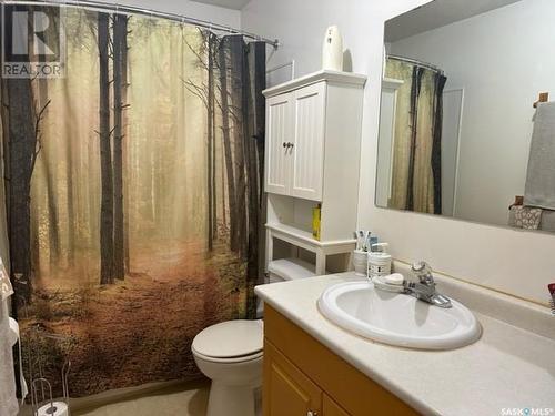 7 11 Waskos Drive, Lac La Ronge, SK - Indoor Photo Showing Bathroom