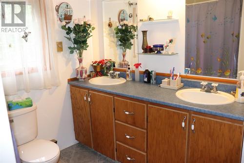 58 St Clare Avenue, Stephenville, NL - Indoor Photo Showing Bathroom