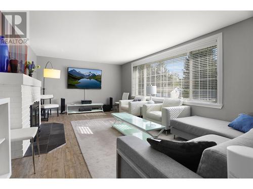1457 Cormorant Avenue, Kitimat, BC - Indoor Photo Showing Living Room