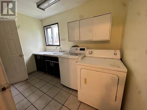 219 Cottonwood Avenue, Tumbler Ridge, BC - Indoor Photo Showing Laundry Room
