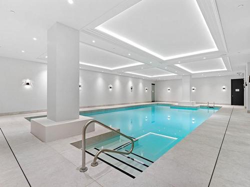Piscine - 878-1420 Boul. Mont-Royal, Montréal (Outremont), QC - Indoor Photo Showing Other Room With In Ground Pool