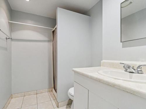 Salle de bains - 12746 Rue Brook, Montréal (Pierrefonds-Roxboro), QC - Indoor Photo Showing Bathroom