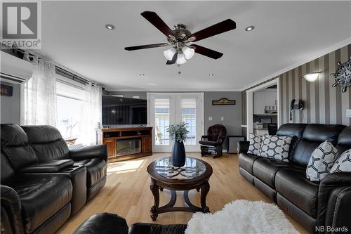 105 Leavitt Head Road, Back Bay, NB - Indoor Photo Showing Living Room