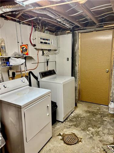 540 La Crosse Street, Virden, MB - Indoor Photo Showing Laundry Room