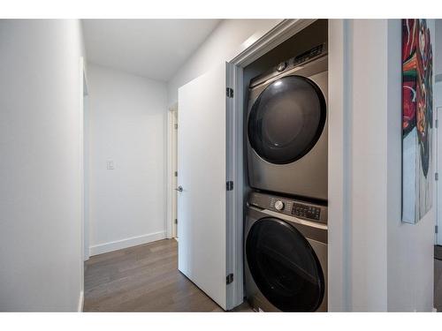 Salle de lavage - Ph 812-1550 Rue Des Bassins, Montréal (Le Sud-Ouest), QC - Indoor Photo Showing Laundry Room