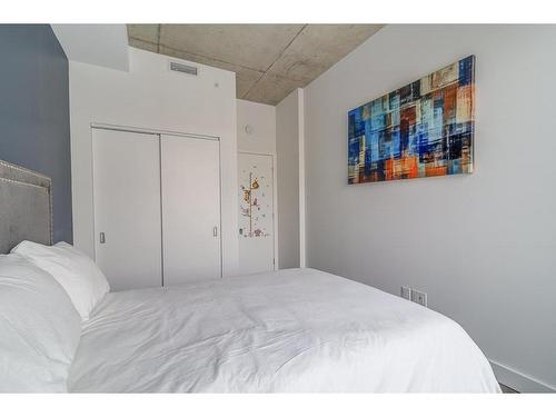 Chambre Ã Â coucher - Ph 812-1550 Rue Des Bassins, Montréal (Le Sud-Ouest), QC - Indoor Photo Showing Bedroom