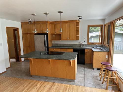 1832 Highway 3A, Nelson, BC - Indoor Photo Showing Kitchen