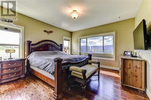 12435 Oyama Road, Lake Country, BC - Indoor Photo Showing Bedroom